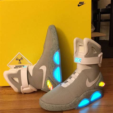 nike mag back to the future 2011.